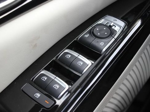 Used 2024 Kia Carnival SX Prestige FWD image 19