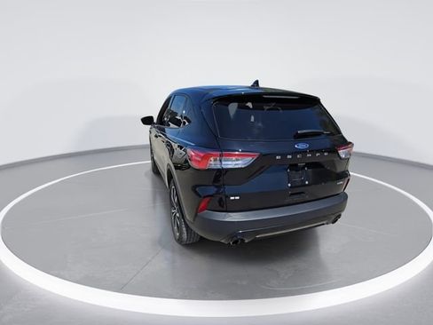 Used 2022 Ford Escape SE w/ SE Sport Appearance Package image 7
