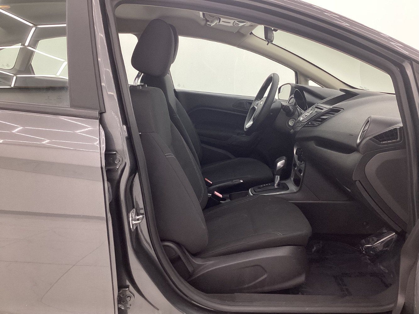 Used 2019 Ford Fiesta SE FWD image 15