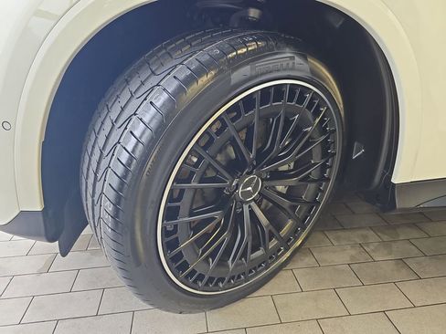 Certified 2025 Mercedes-Benz GLC 43 AMG 4MATIC image 34
