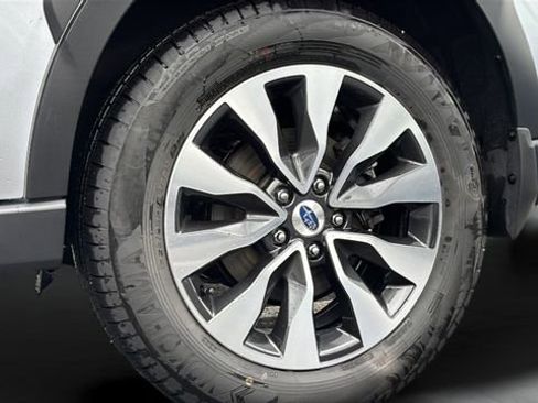 Certified 2025 Subaru Outback Limited AWD/4WD image 30