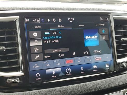 Used 2024 Chrysler Pacifica Touring-L FWD image 16