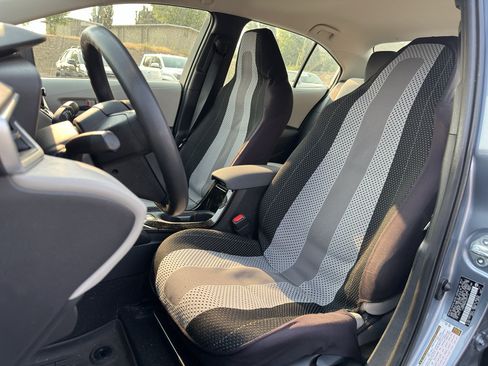 Certified 2022 Toyota Corolla LE FWD image 2