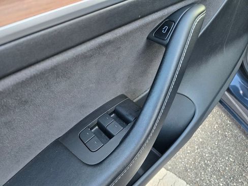 Used 2021 Tesla Model 3 Standard Range Plus image 21