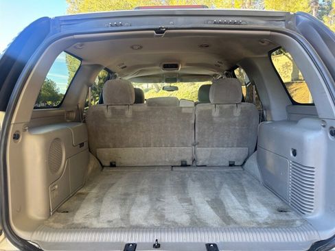 Used 2004 Chevrolet Tahoe LS image 12