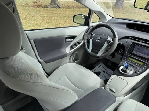 Used 2011 Toyota Prius Two FWD image 15
