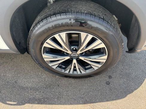 Used 2023 Nissan Rogue SV FWD image 42
