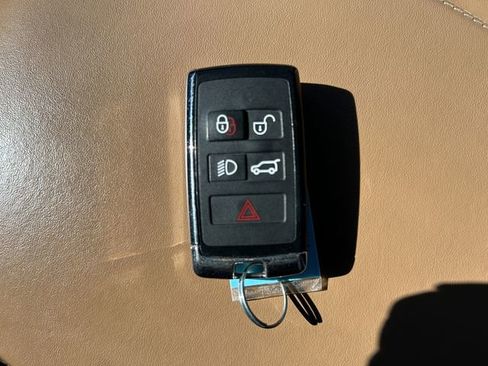 Used 2023 Land Rover Range Rover Sport SE image 33