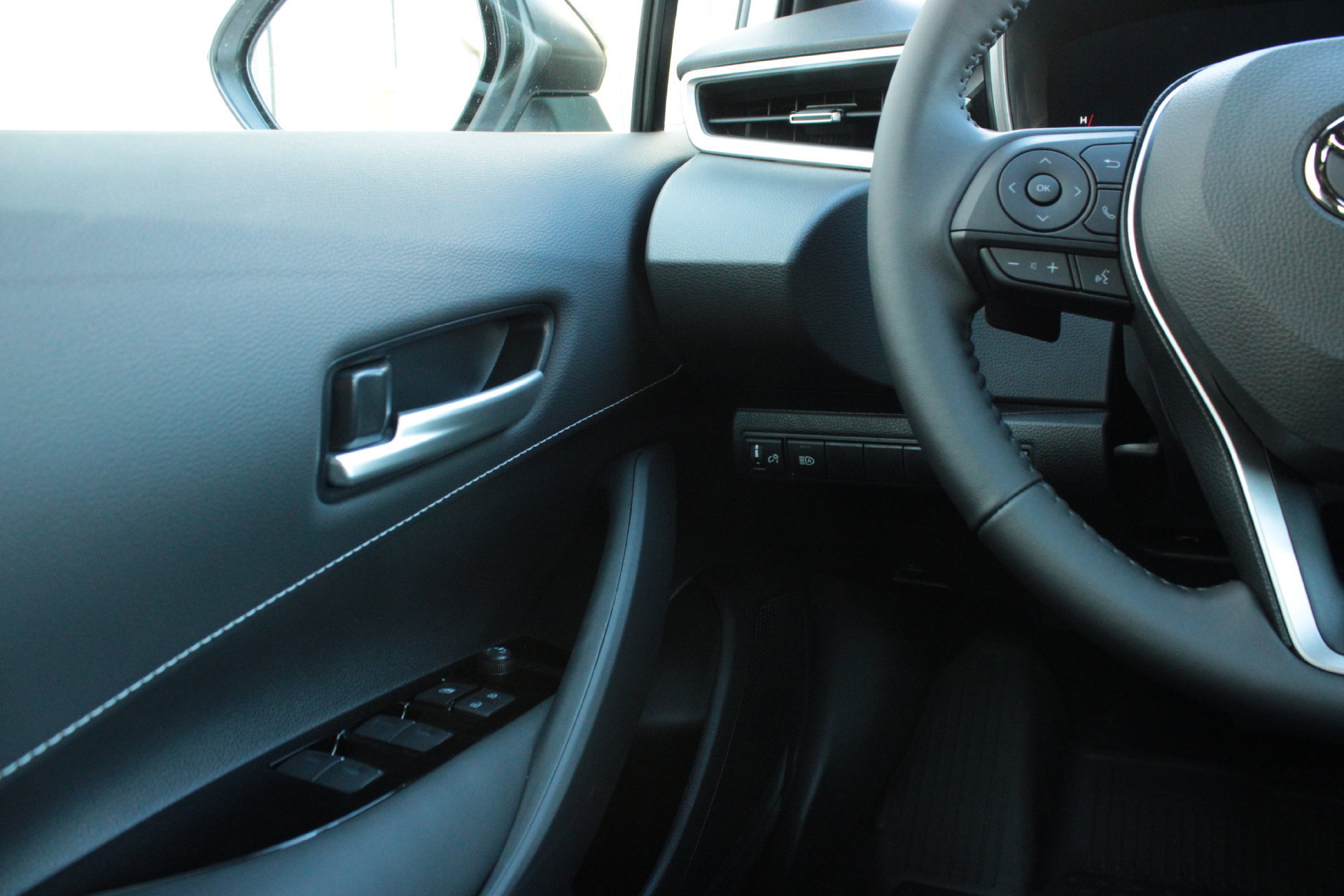 New 2027 Toyota Corolla SE FWD image 26