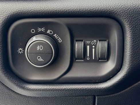 Used 2021 RAM 1500 Laramie w/ Sport Appearance Package AWD/4WD image 17