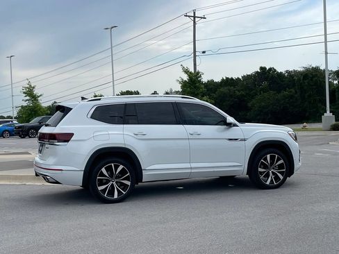 Used 2024 Volkswagen Atlas SEL Premium R-Line AWD/4WD image 8