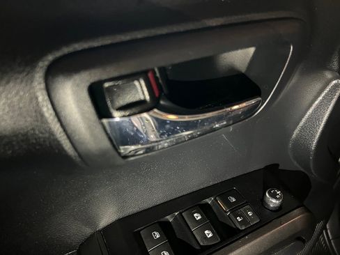 Used 2017 Toyota Tacoma TRD Sport image 22