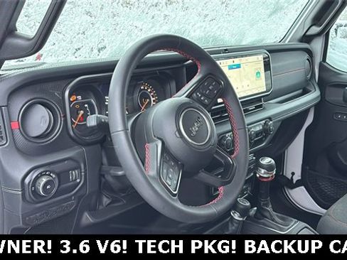 Used 2024 Jeep Wrangler Rubicon w/ Technology Group image 5