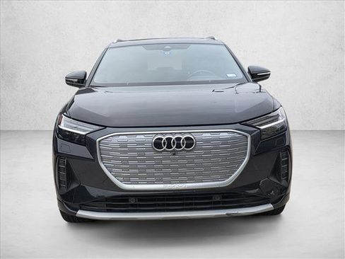 Certified 2022 Audi Q4 e-tron Prestige image 2