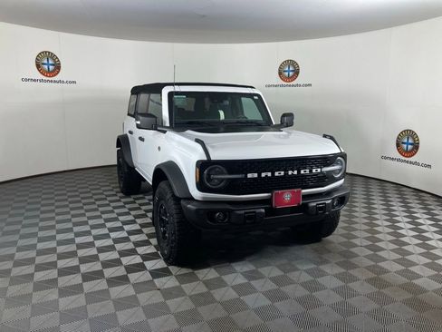 Used 2023 Ford Bronco Wildtrak image 19