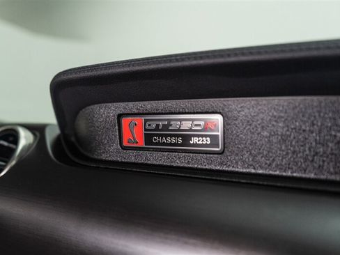Used 2018 Ford Mustang Shelby GT350R w/ GT350R Equipment Group 920A RWD image 68