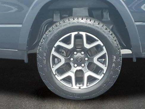 Used 2025 RAM 1500 Laramie AWD/4WD image 3