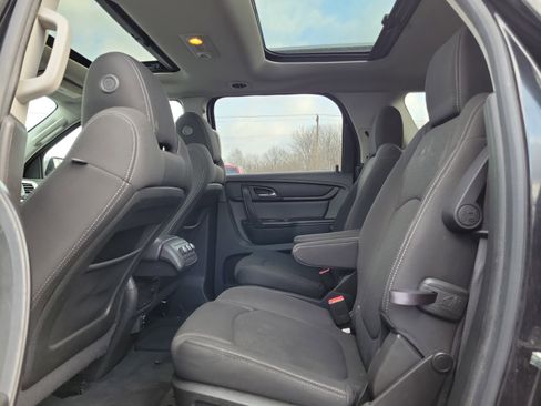 Used 2015 GMC Acadia SLE image 10