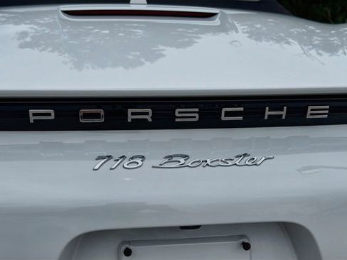 Used 2017 Porsche 718 Boxster RWD image 11