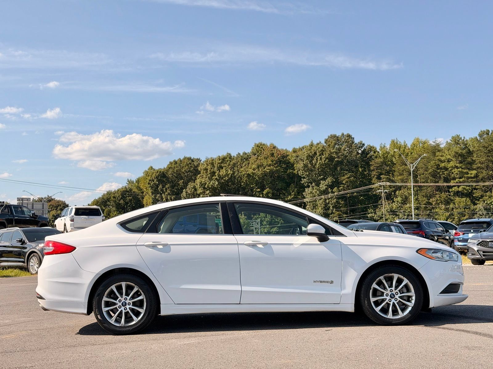 Used 2017 Ford Fusion SE FWD image 7