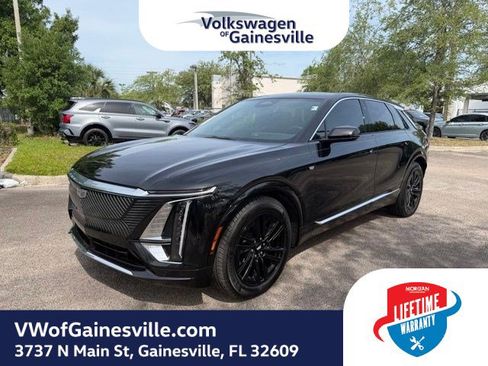 Used 2024 Cadillac Lyriq Tech RWD image 3