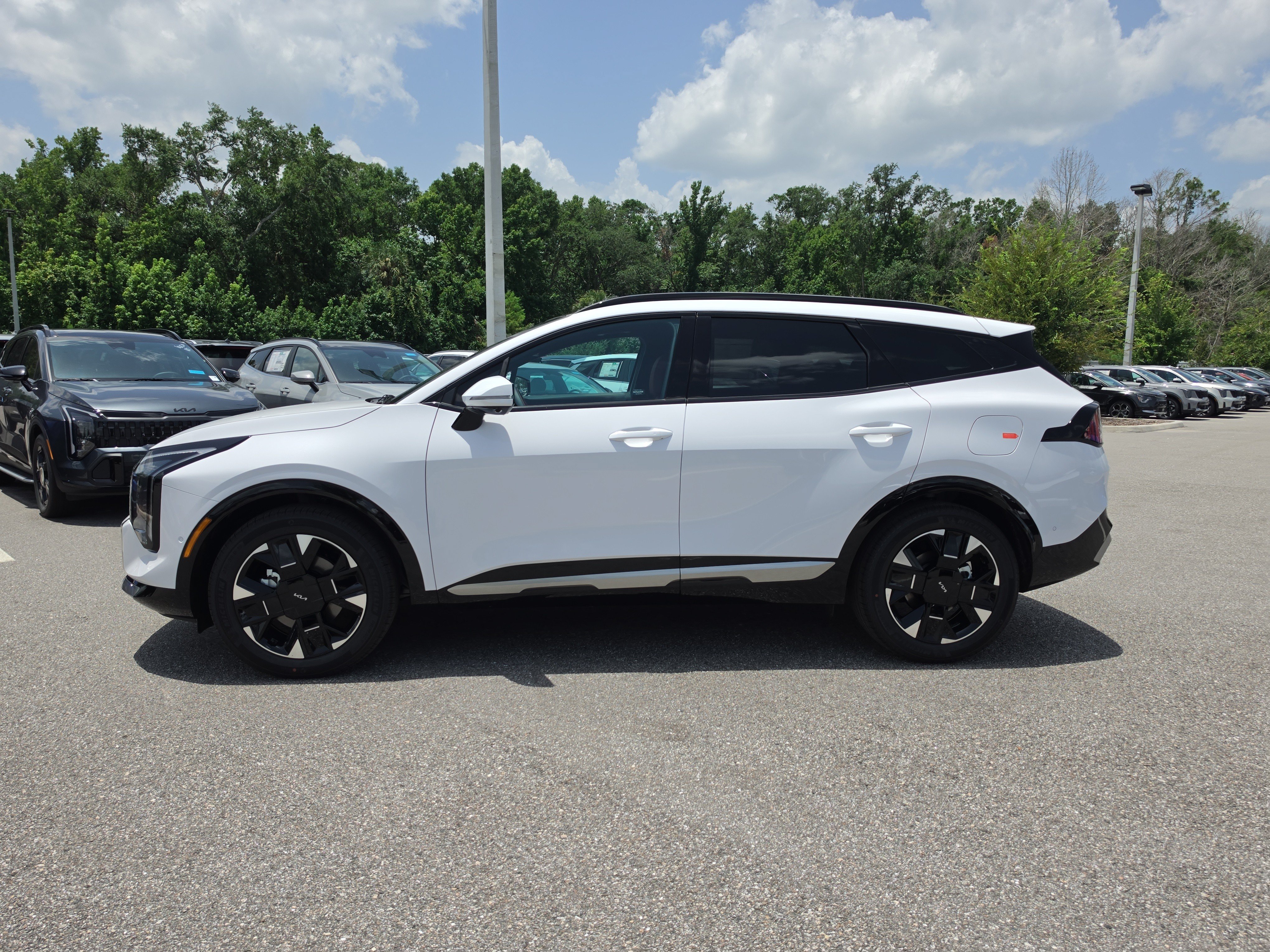 New 2026 Kia Sportage SX FWD image 5