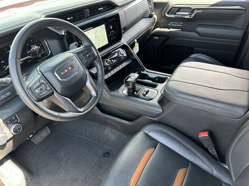 Used 2025 GMC Sierra 1500 AT4 w/ AT4 Premium Package AWD/4WD image 10