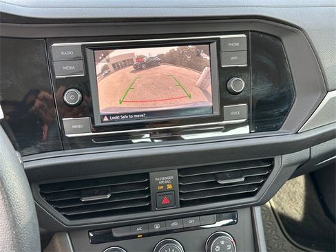 Used 2021 Volkswagen Jetta S image 18