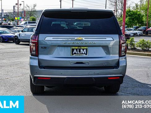 Used 2024 Chevrolet Suburban LT RWD image 11
