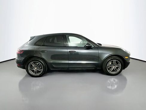 Used 2018 Porsche Macan image 8