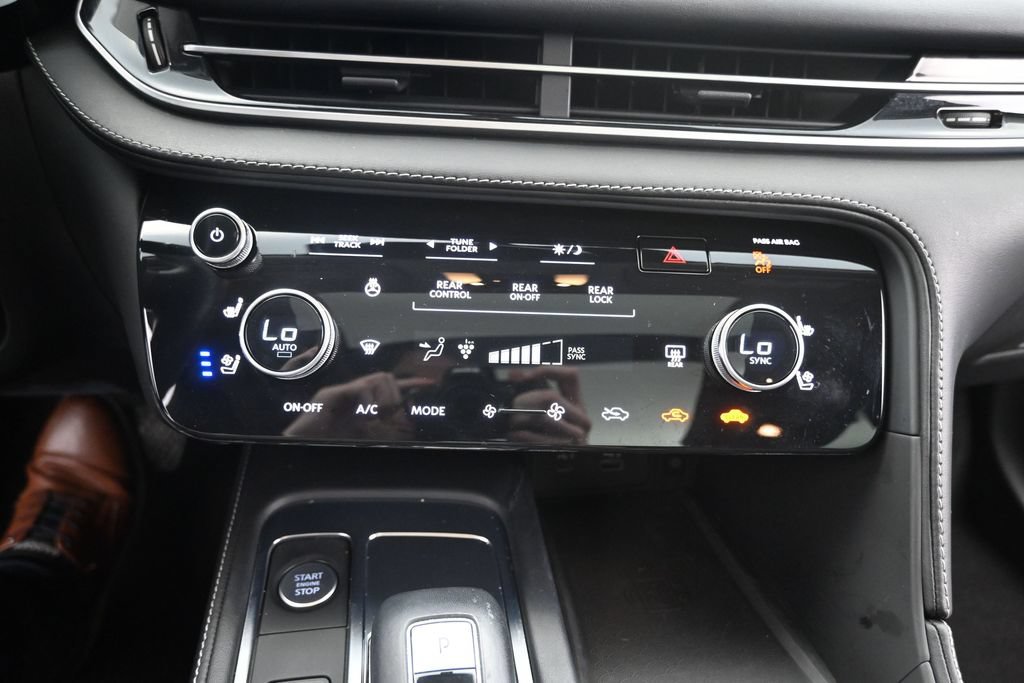 Used 2023 INFINITI QX60 Sensory w/ Vision Package AWD/4WD image 16