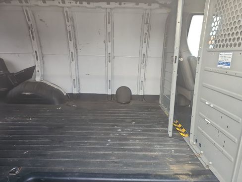 Used 2017 Chevrolet Express 2500 image 18