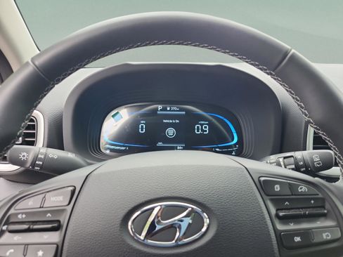 Used 2026 Hyundai Venue SEL FWD image 10
