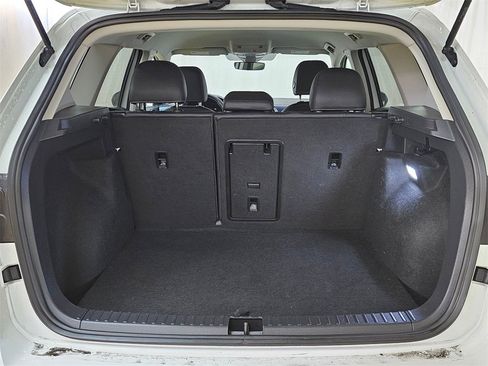 Used 2024 Volkswagen Taos SE image 14