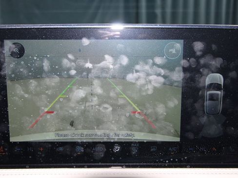 Used 2025 Lincoln Corsair AWD image 17