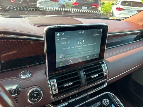 Used 2018 Lincoln Navigator Black Label w/ Cargo Package AWD/4WD image 19