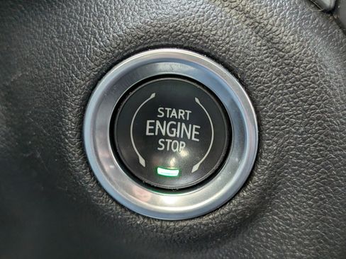 Used 2022 Chevrolet Silverado 1500 LT image 16