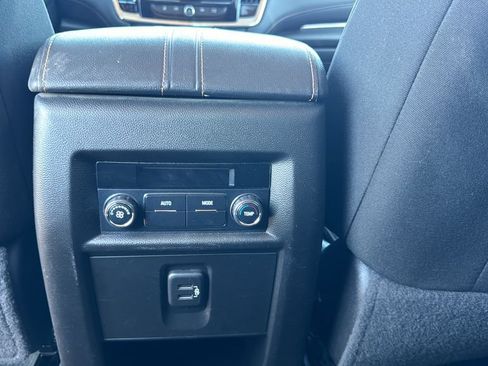 Used 2018 Chevrolet Traverse LT AWD/4WD image 15