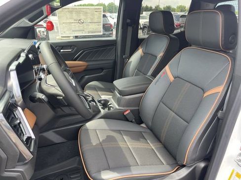 New 2026 GMC Canyon AT4 w/ Nightfall Essentials Package AWD/4WD image 11
