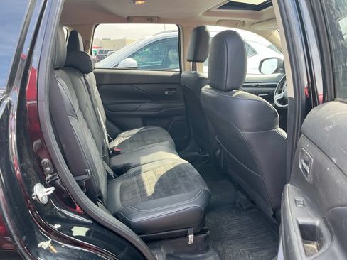 Used 2020 Mitsubishi Outlander ES AWD/4WD image 3