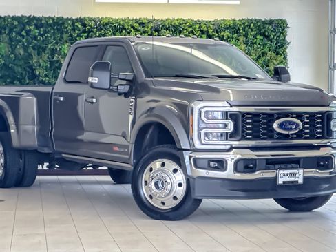 Used 2024 Ford F450 Lariat w/ Lariat Ultimate Package AWD/4WD image 2