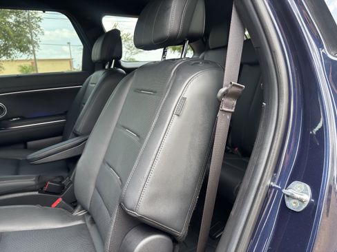 Used 2023 Kia Telluride SX FWD image 16