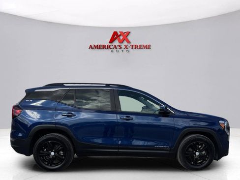 Used 2023 GMC Terrain SLE w/ Driver Convenience Package image 6