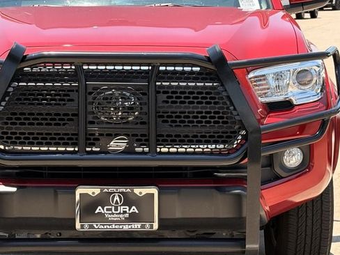 Used 2022 Toyota Tacoma SR5 RWD image 10