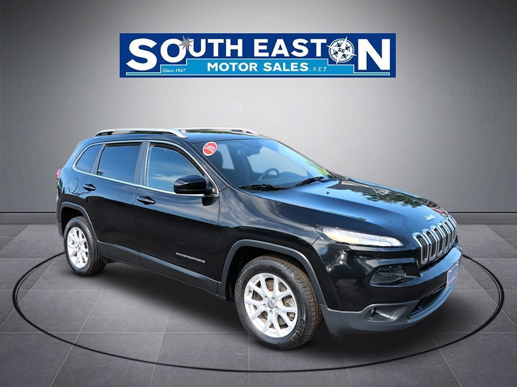 Used 2016 Jeep Cherokee Latitude FWD image 2