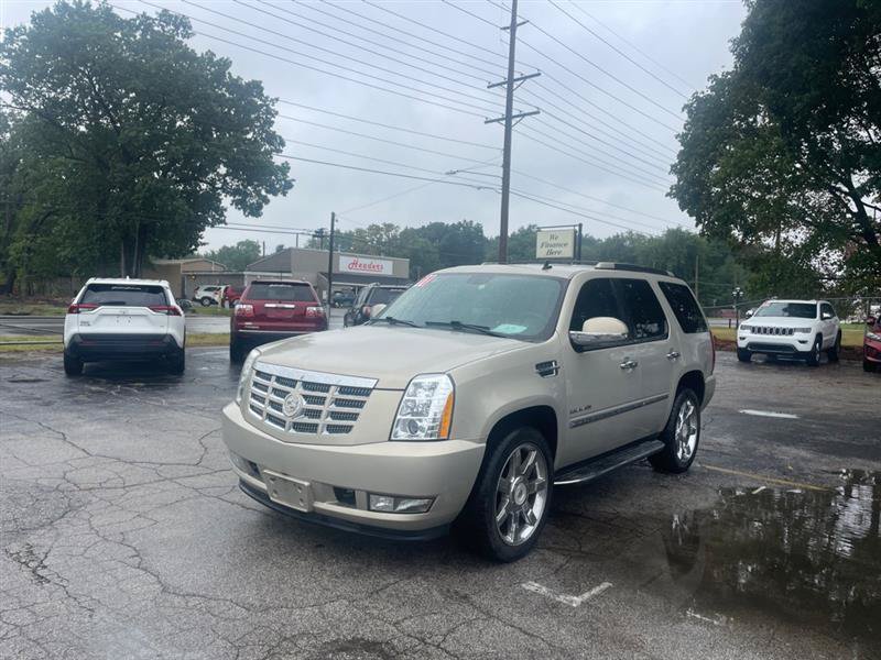 Used 2011 Cadillac Escalade Luxury AWD/4WD image 1