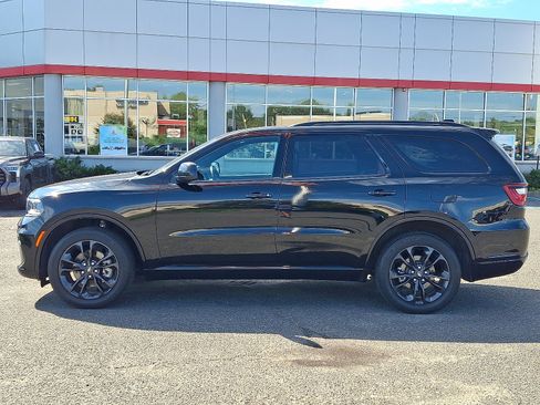 Used 2024 Dodge Durango GT w/ Blacktop Package AWD/4WD image 4