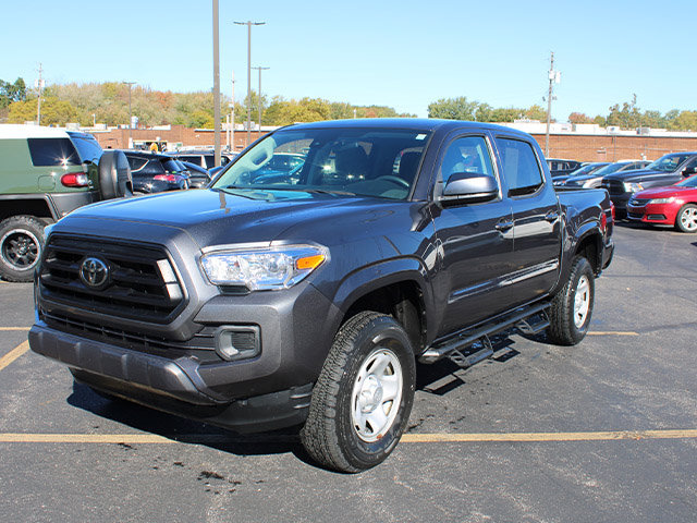 Certified 2022 Toyota Tacoma SR AWD/4WD image 2