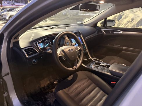 Used 2019 Ford Fusion SE image 13