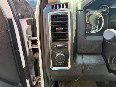 Used 2016 RAM 1500 Laramie w/ Convenience Group AWD/4WD image 21